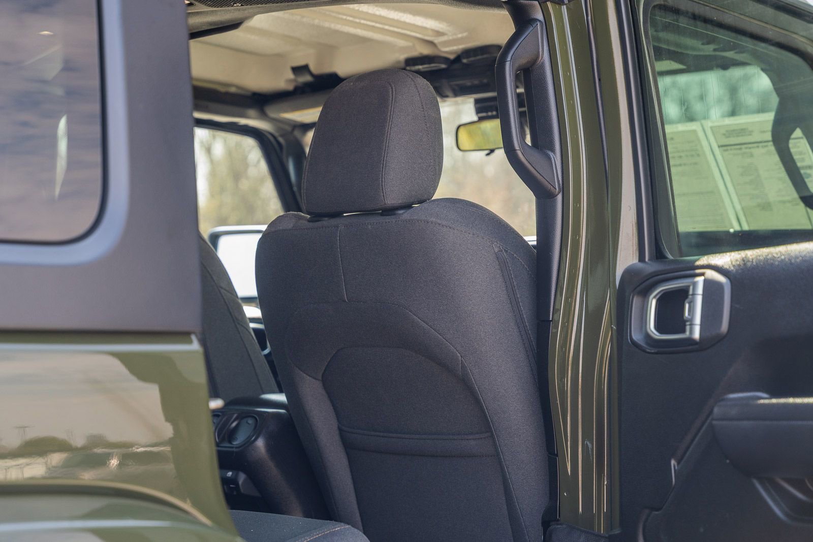 Used 2024 Jeep Wrangler Unlimited w/ Convenience Group image 14