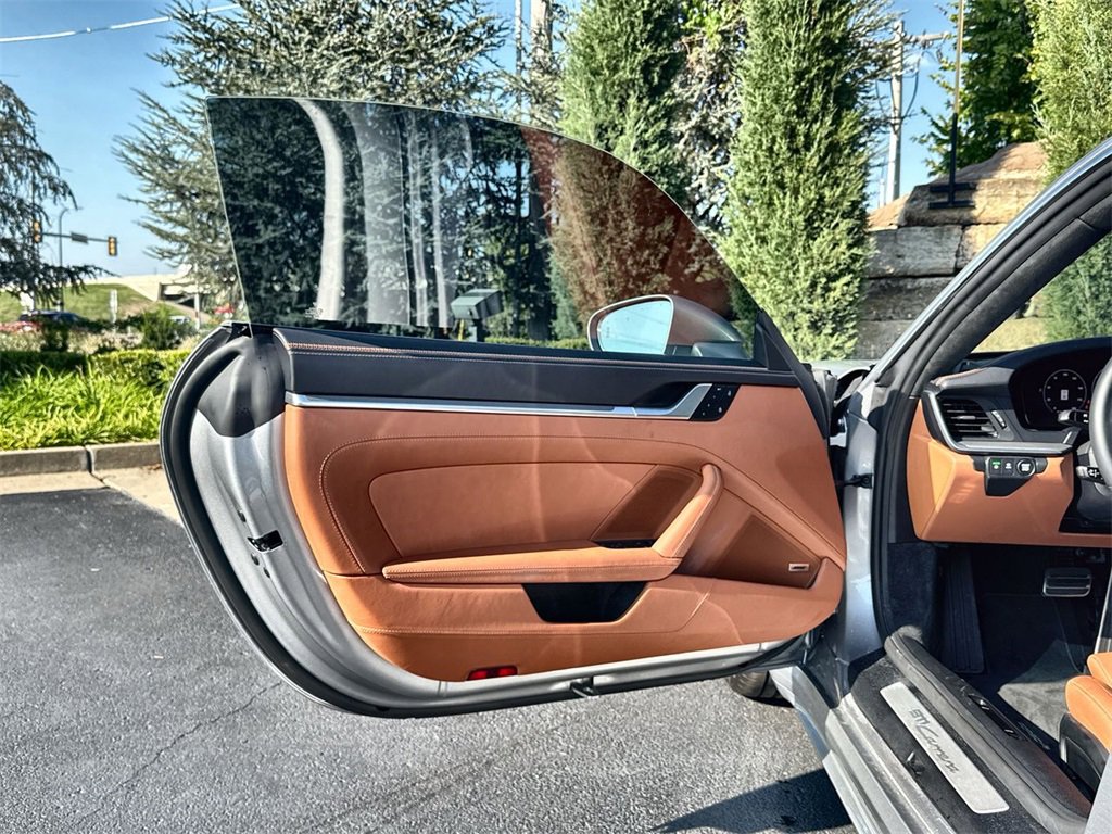 Used 2025 Porsche 911 Carrera image 15