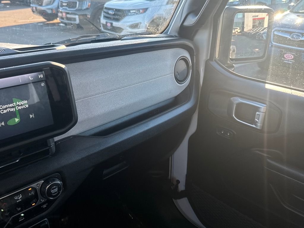 Used 2024 Jeep Wrangler Unlimited image 30