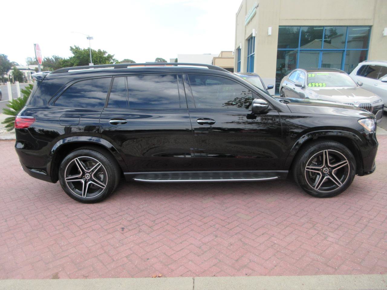 Used 2024 Mercedes-Benz GLS 450 4MATIC w/ AMG Line Exterior image 90