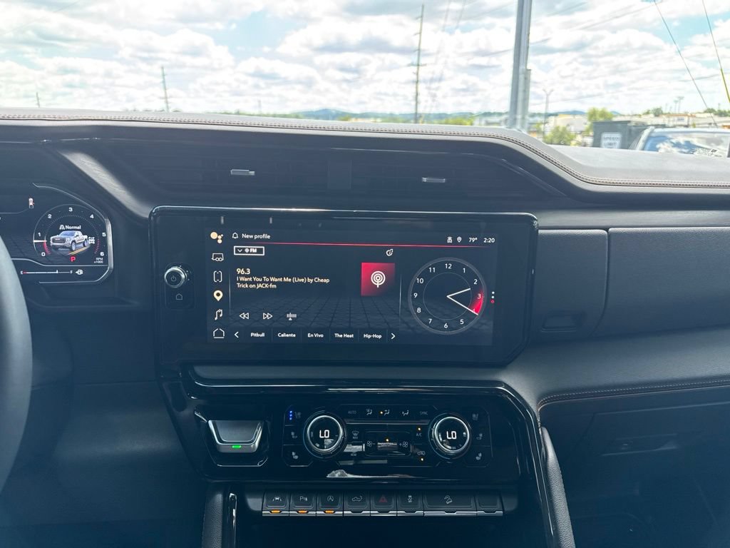 Used 2025 GMC Sierra 1500 AT4 w/ AT4 Premium Package AWD/4WD image 20
