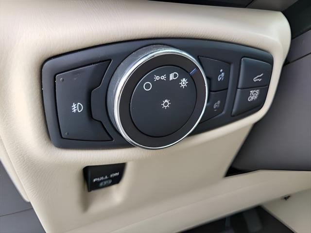 Used 2019 Lincoln Nautilus Select AWD/4WD image 21