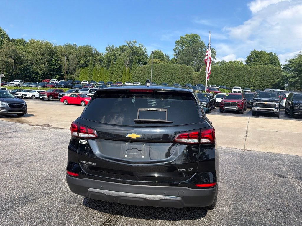 Used 2024 Chevrolet Equinox LT AWD/4WD image 3