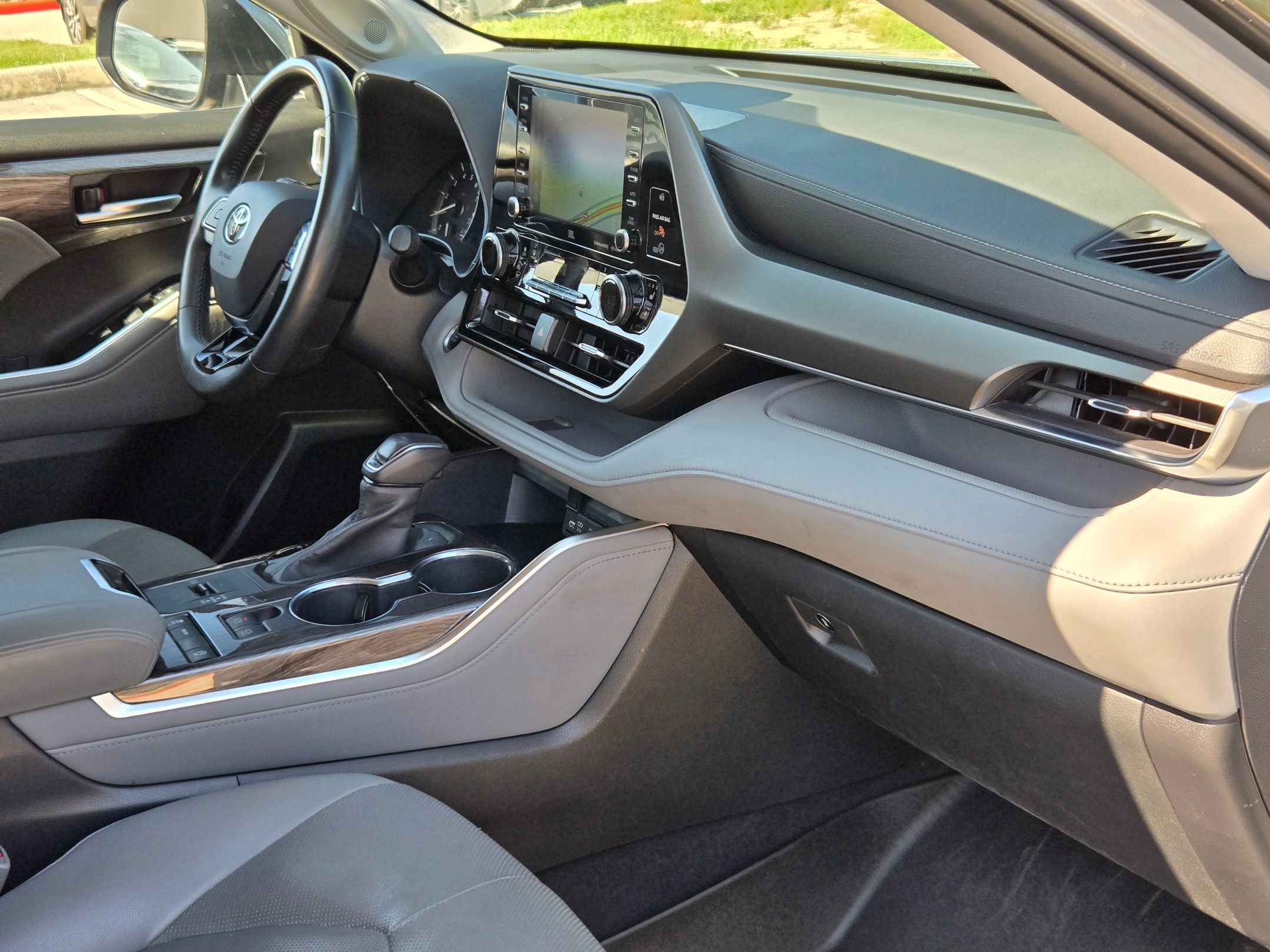 Used 2020 Toyota Highlander Limited FWD image 29