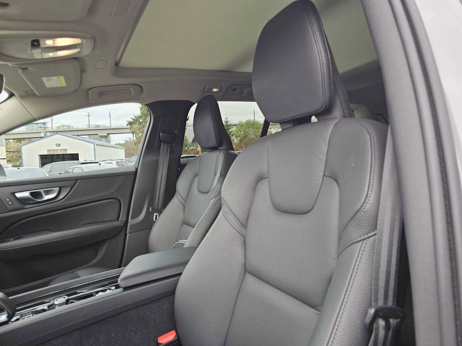 Certified 2025 Volvo V60 B5 Cross Country Plus image 24