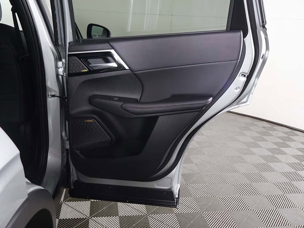 New 2025 Mitsubishi Outlander SE image 31