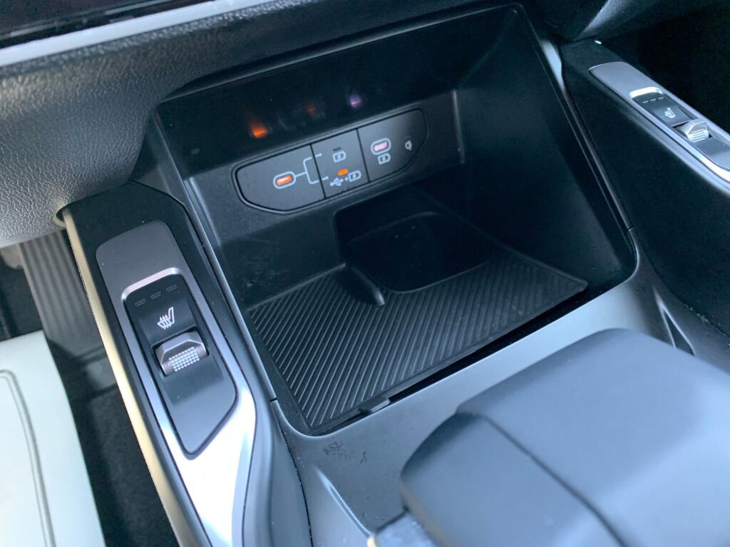 Used 2025 Kia Sorento S image 19