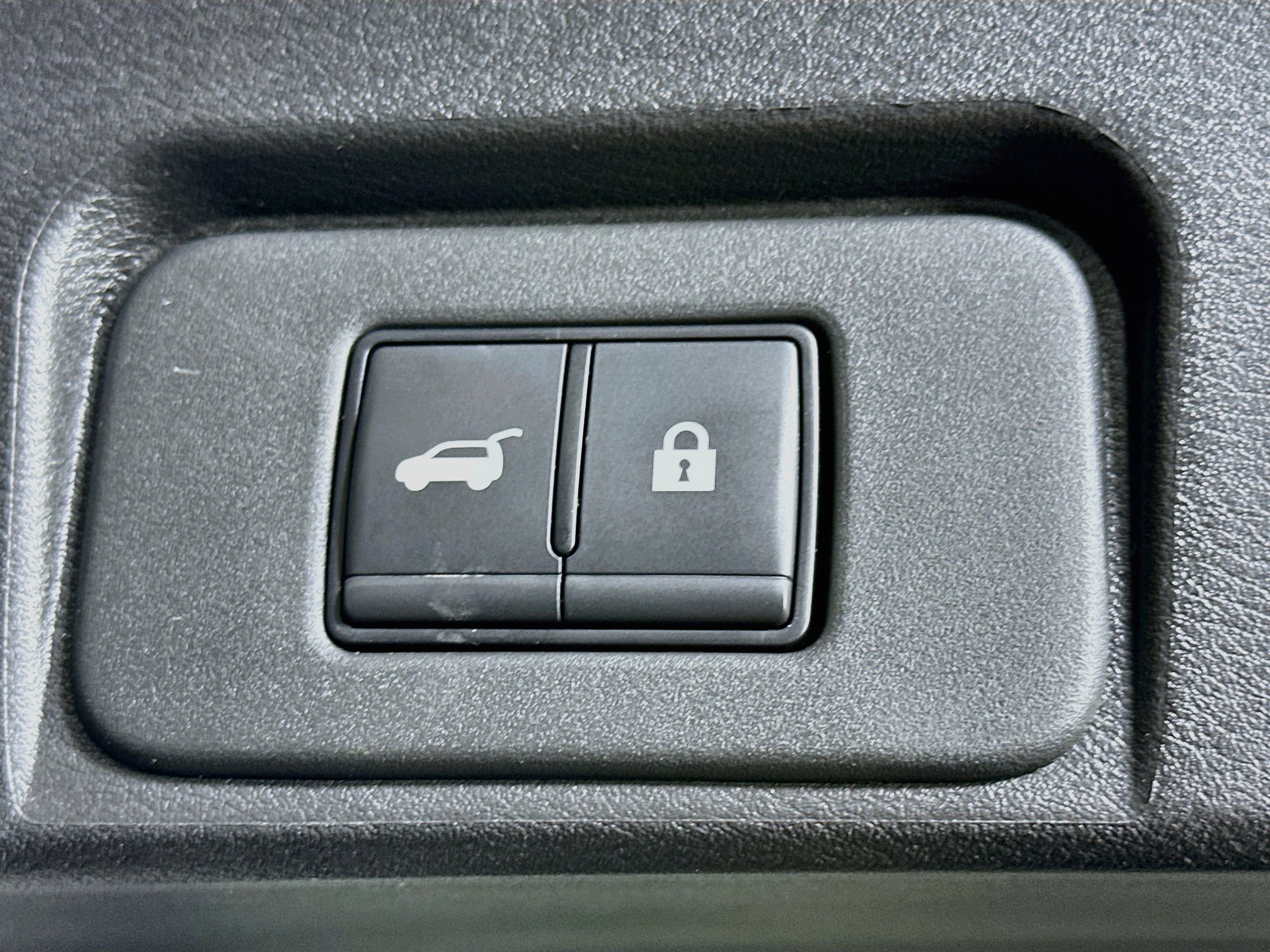 Used 2025 Nissan Rogue SV AWD/4WD image 28
