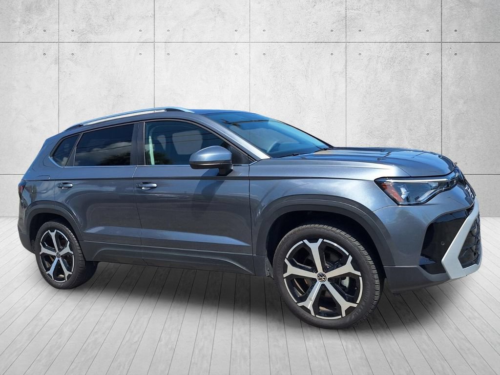 Used 2025 Volkswagen Taos SEL AWD/4WD image 3
