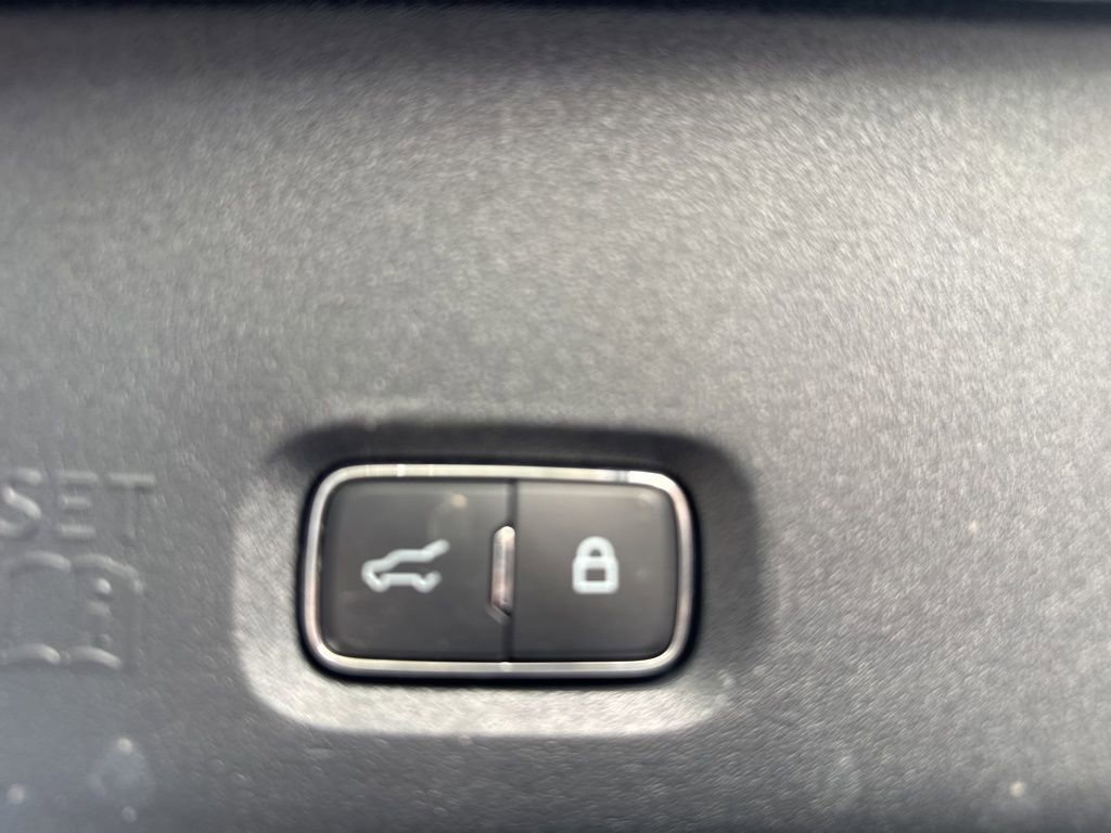 Used 2025 Ford Expedition Platinum w/ Stealth Performance Package image 9