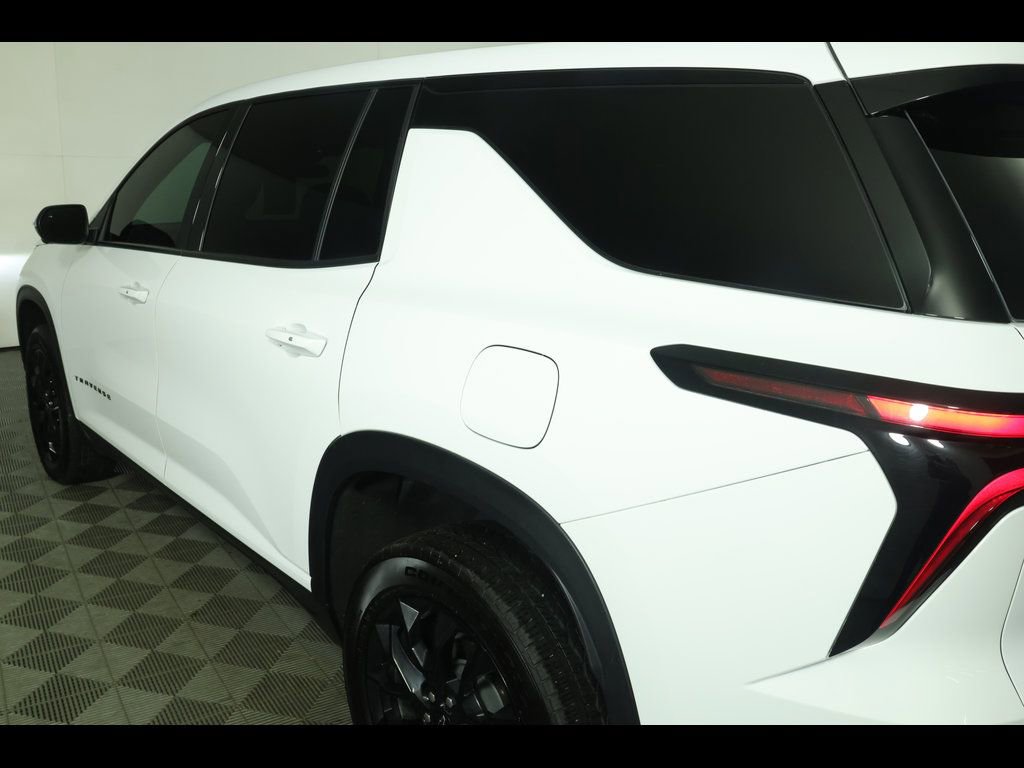 Used 2024 Chevrolet Traverse LS w/ Midnight/Sport Edition FWD image 15