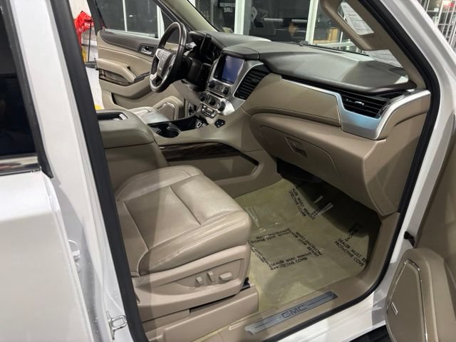 Used 2016 GMC Yukon SLT w/ Open Road Package AWD/4WD image 25