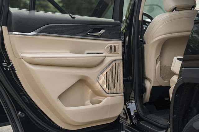 Used 2021 Jeep Grand Cherokee L Limited w/ Luxury Tech Group II AWD/4WD image 51