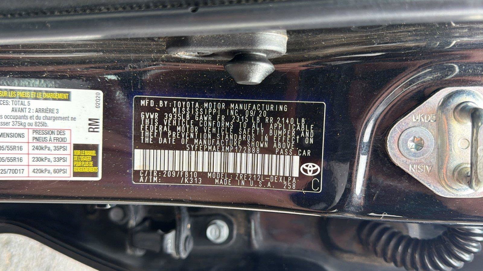 Used 2021 Toyota Corolla LE w/ Carpet Mat Package (TMS) FWD image 25