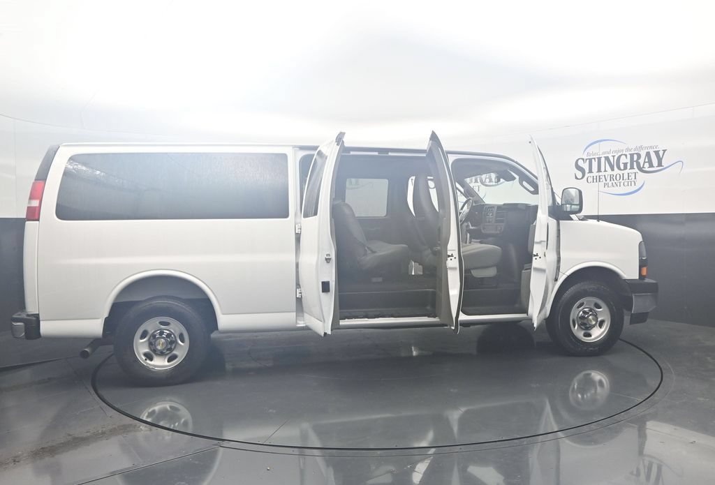 Used 2025 Chevrolet Express 3500 LT w/ LT Preferred Equipment Group RWD image 36