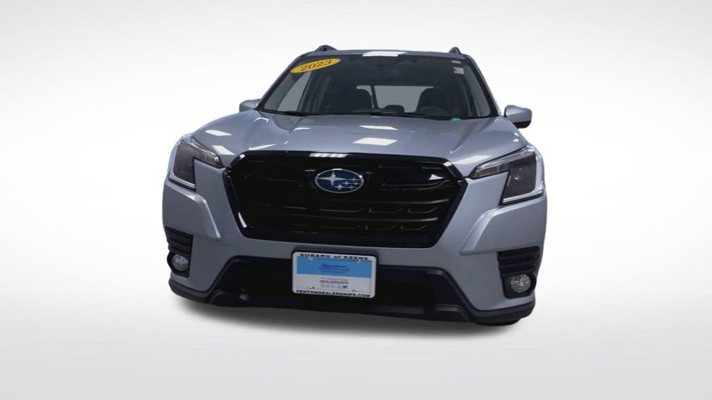 Used 2023 Subaru Forester Premium AWD/4WD image 3