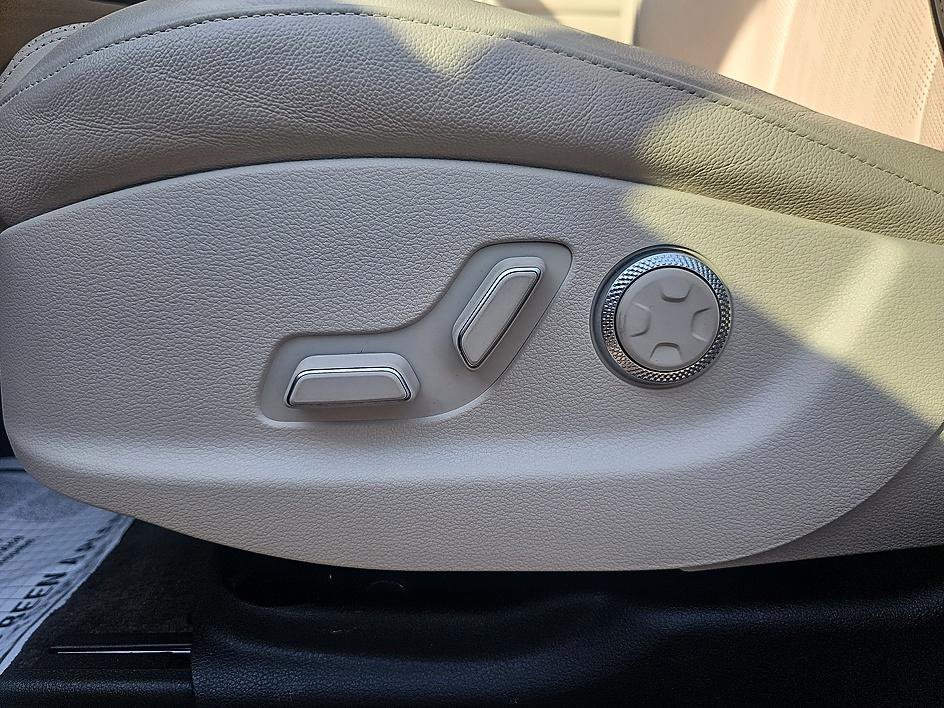 Used 2024 Genesis GV80 2.5T w/ Advanced Package AWD/4WD image 16