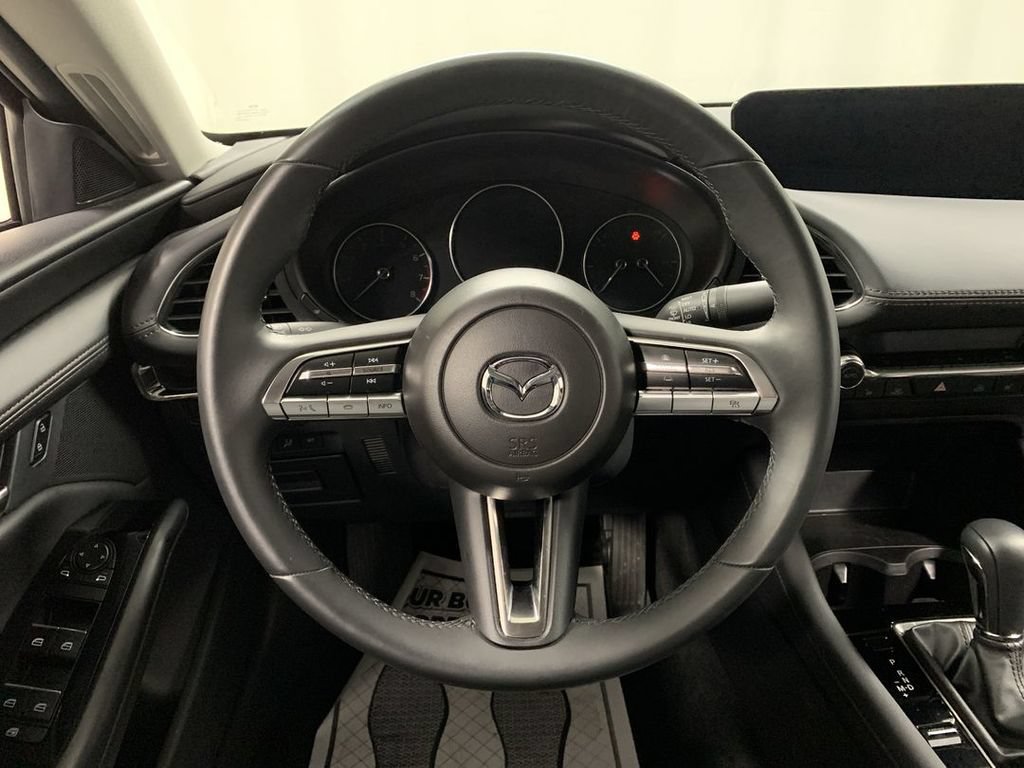 Used 2023 MAZDA MAZDA3 s FWD image 4