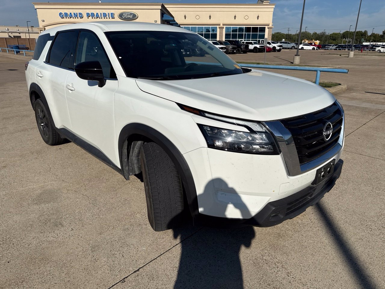 Used 2024 Nissan Pathfinder S FWD image 18