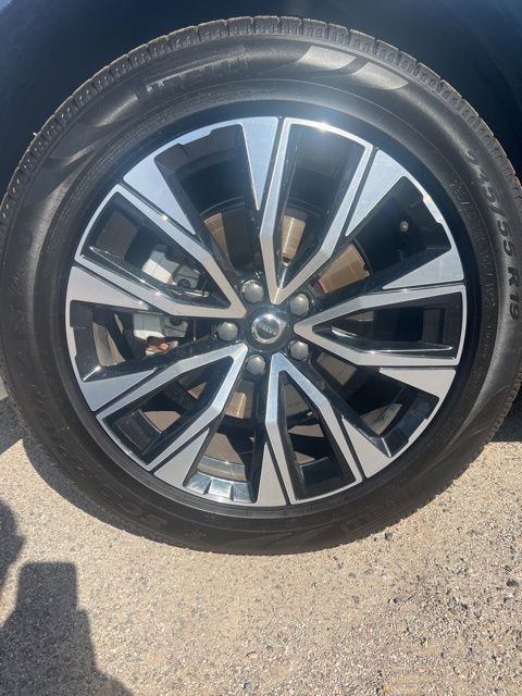 Used 2023 Volvo XC60 B5 Core w/ Climate Package image 28