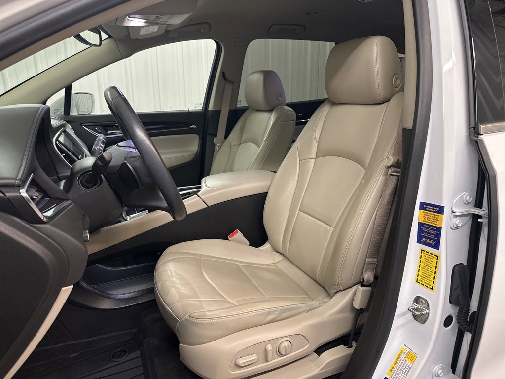 Used 2020 Buick Enclave Essence image 13