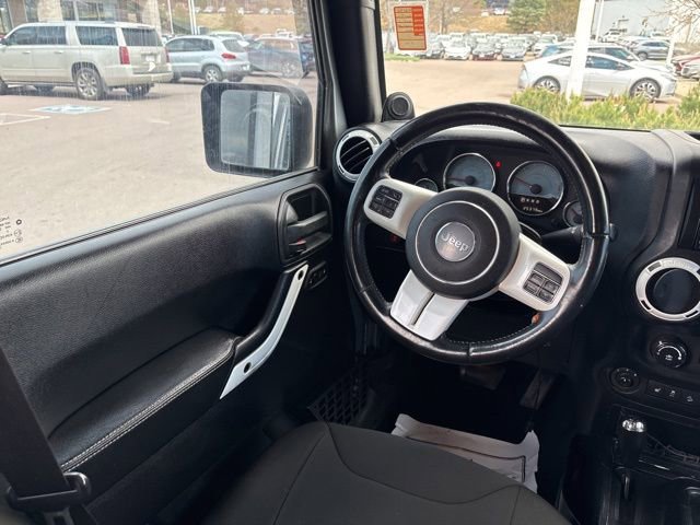 Used 2014 Jeep Wrangler Unlimited Sahara AWD/4WD image 15
