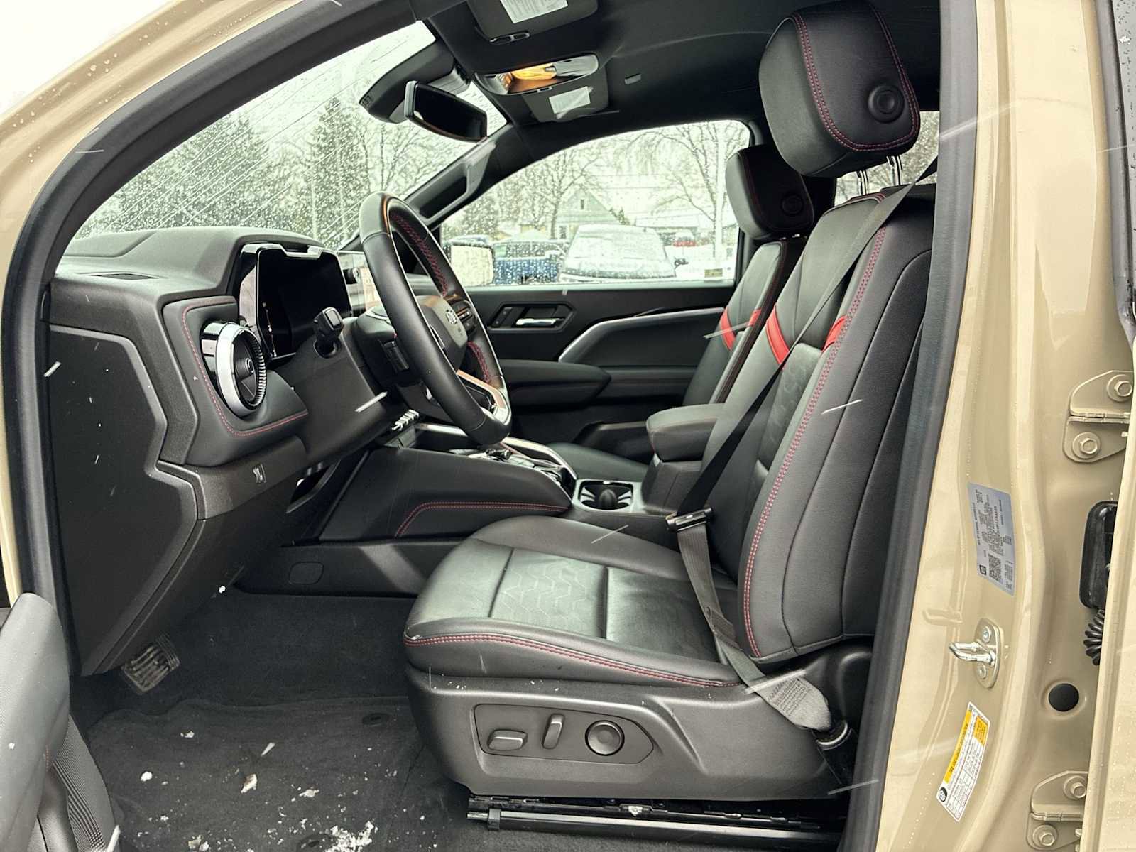 Used 2023 Chevrolet Colorado Z71 w/ Z71 Convenience Package 2 image 19