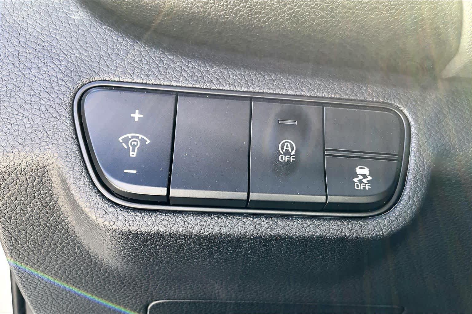 Certified 2026 Kia Seltos LX FWD image 30