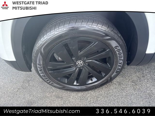 Used 2023 Volkswagen Atlas Cross Sport SE image 4