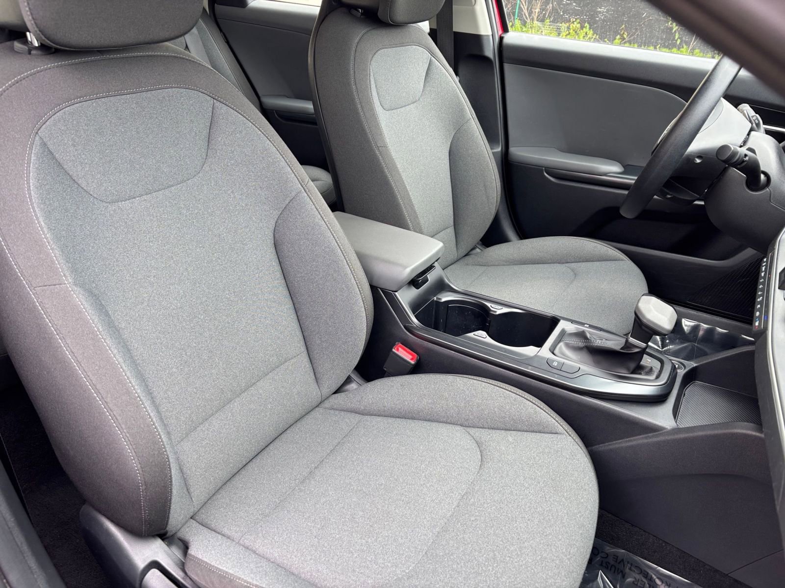 Used 2025 Kia K4 FWD image 36