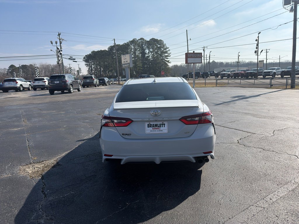 Used 2023 Toyota Camry SE image 6