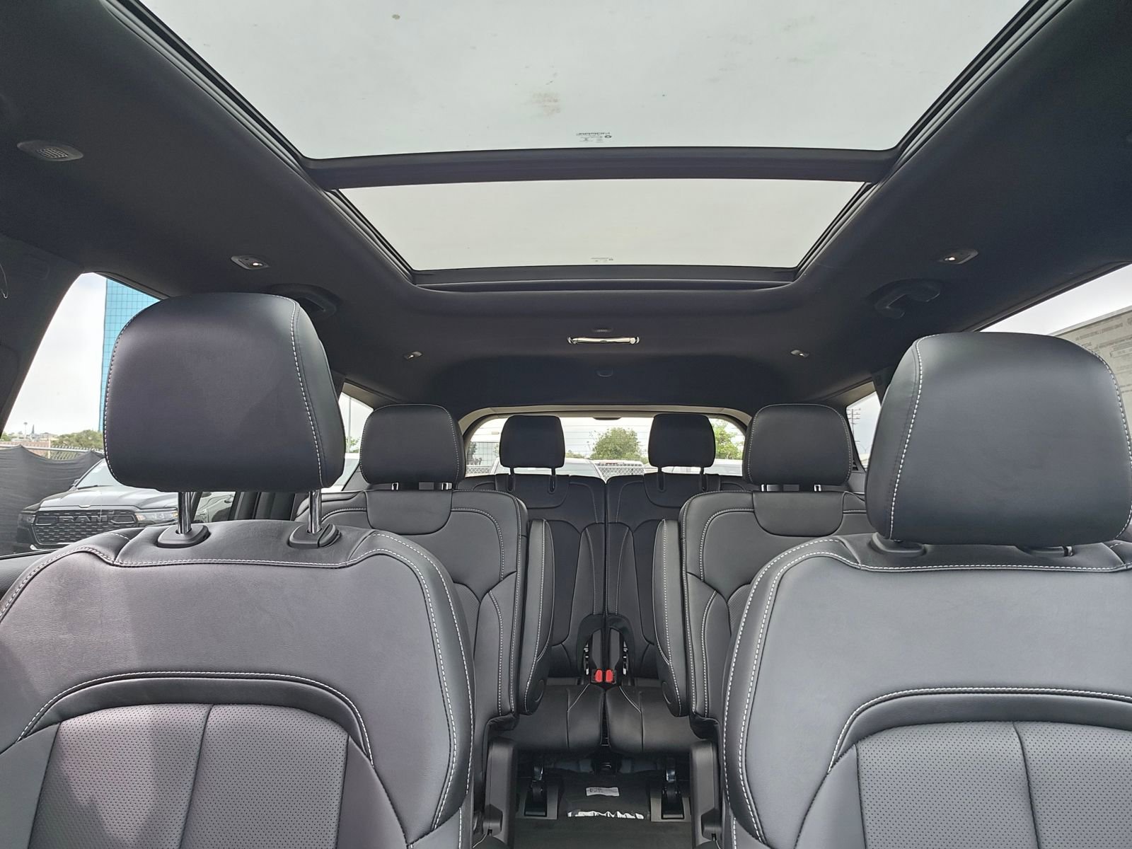 New 2026 Jeep Grand Cherokee L Limited Reserve AWD/4WD image 30
