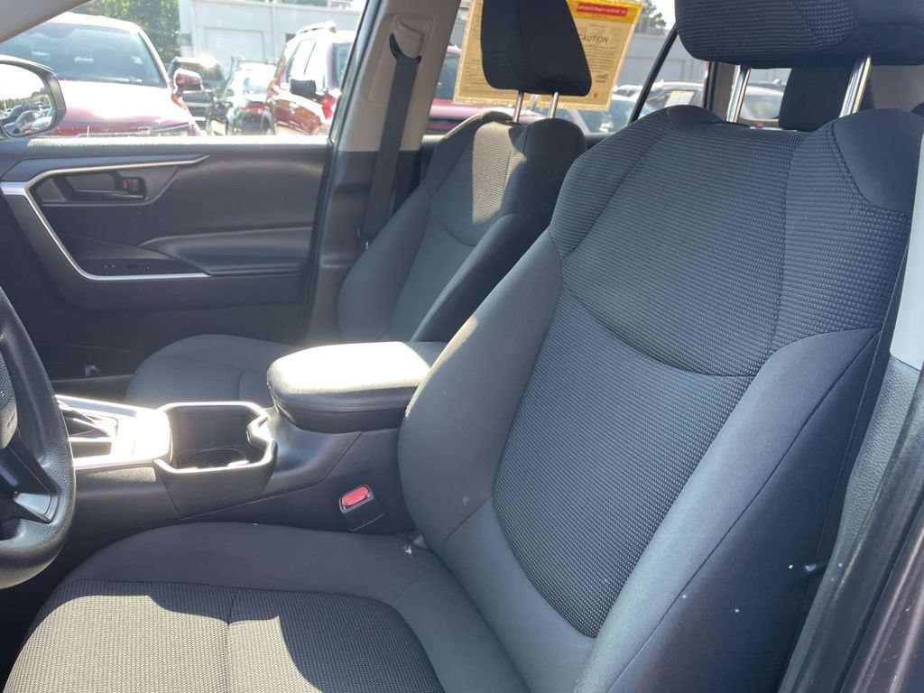 Used 2023 Toyota RAV4 LE FWD image 22