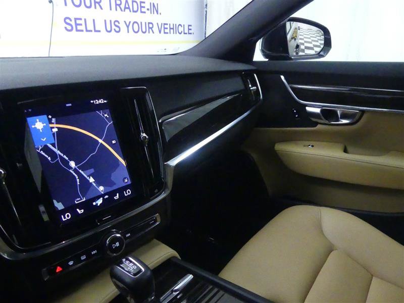 Used 2018 Volvo S90 T5 Momentum w/ Convenience Package FWD image 15