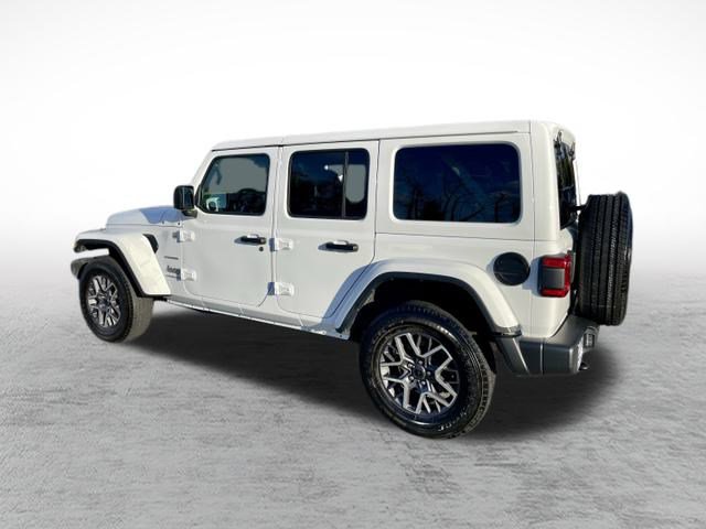 Used 2024 Jeep Wrangler Sahara image 5