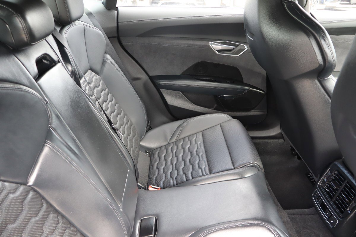 Used 2023 Audi RS e-tron GT w/ Carbon Performance Package AWD/4WD image 17