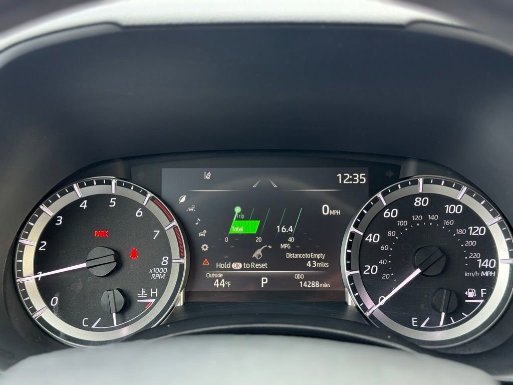 Used 2023 Toyota Highlander L image 28