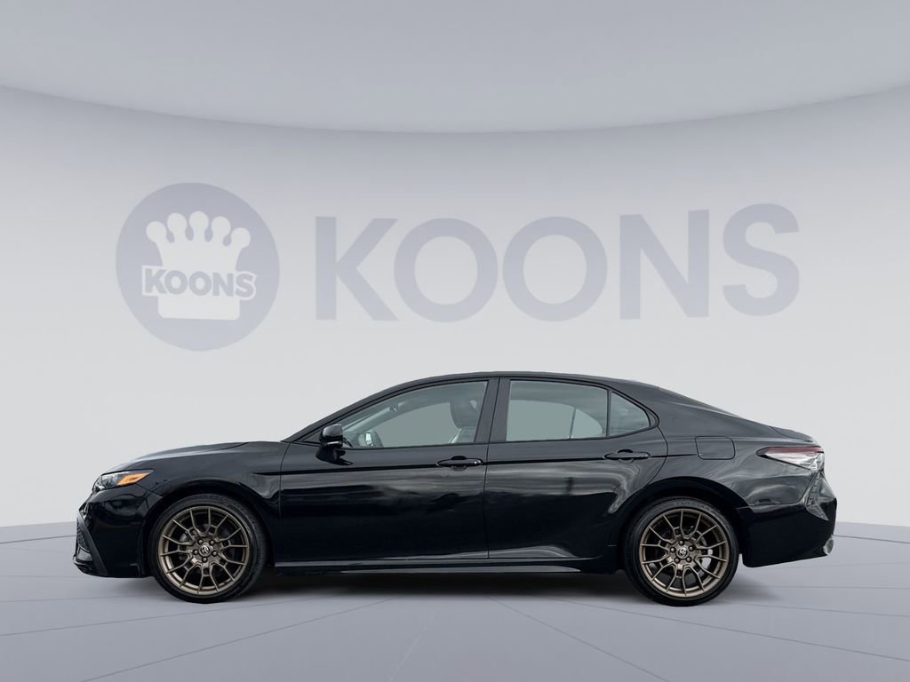 Used 2023 Toyota Camry SE image 2