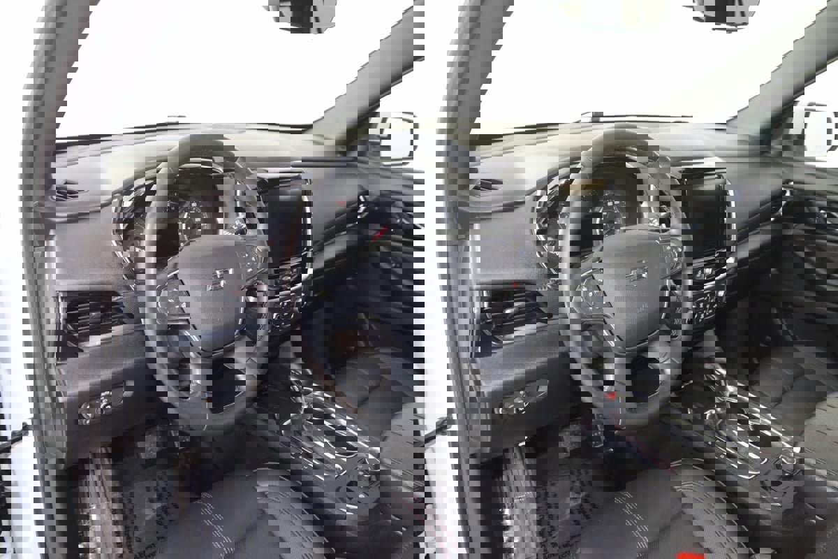 Used 2023 Chevrolet Traverse RS image 27