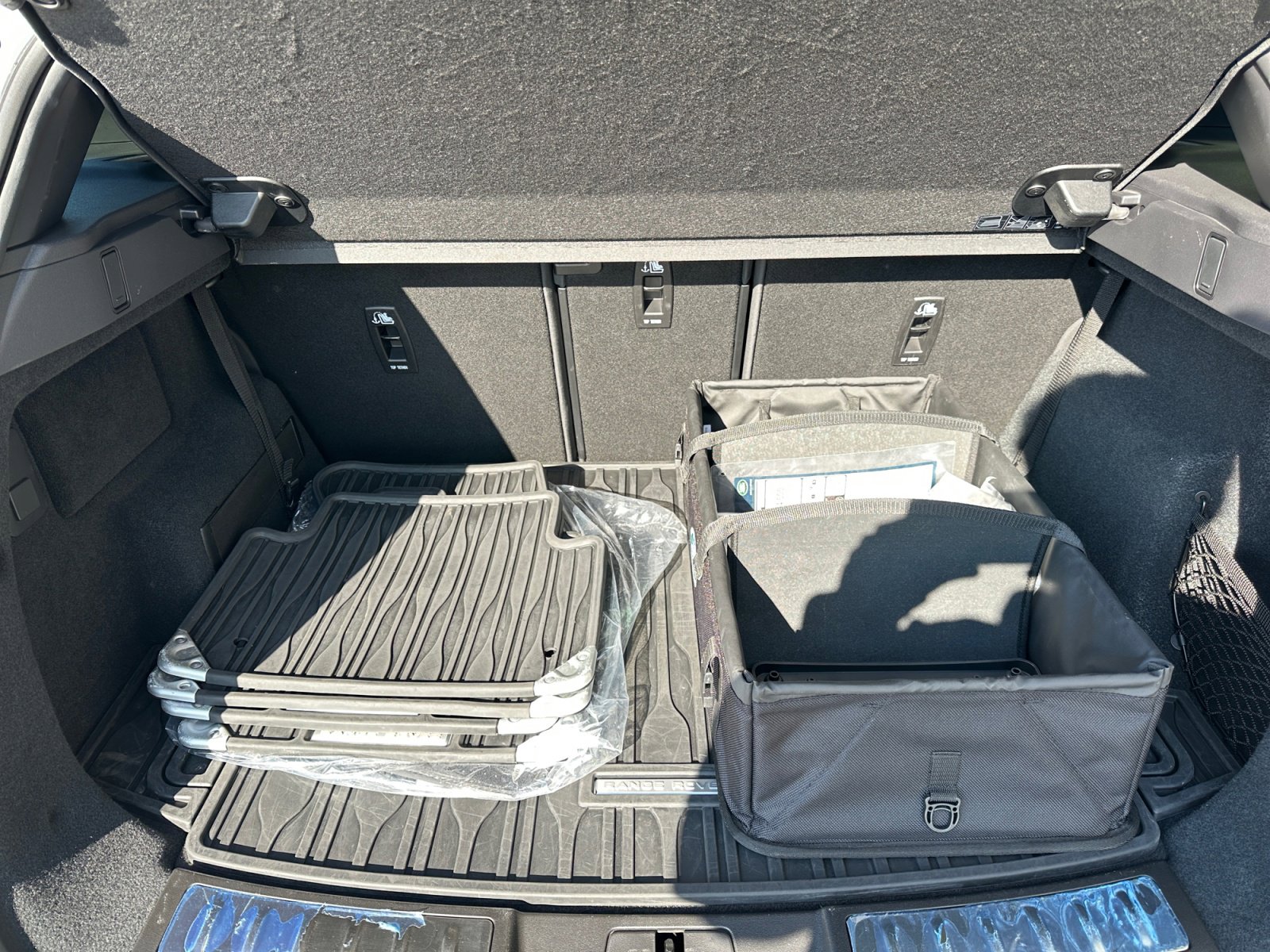 Used 2023 Land Rover Range Rover Evoque R-Dynamic S image 28