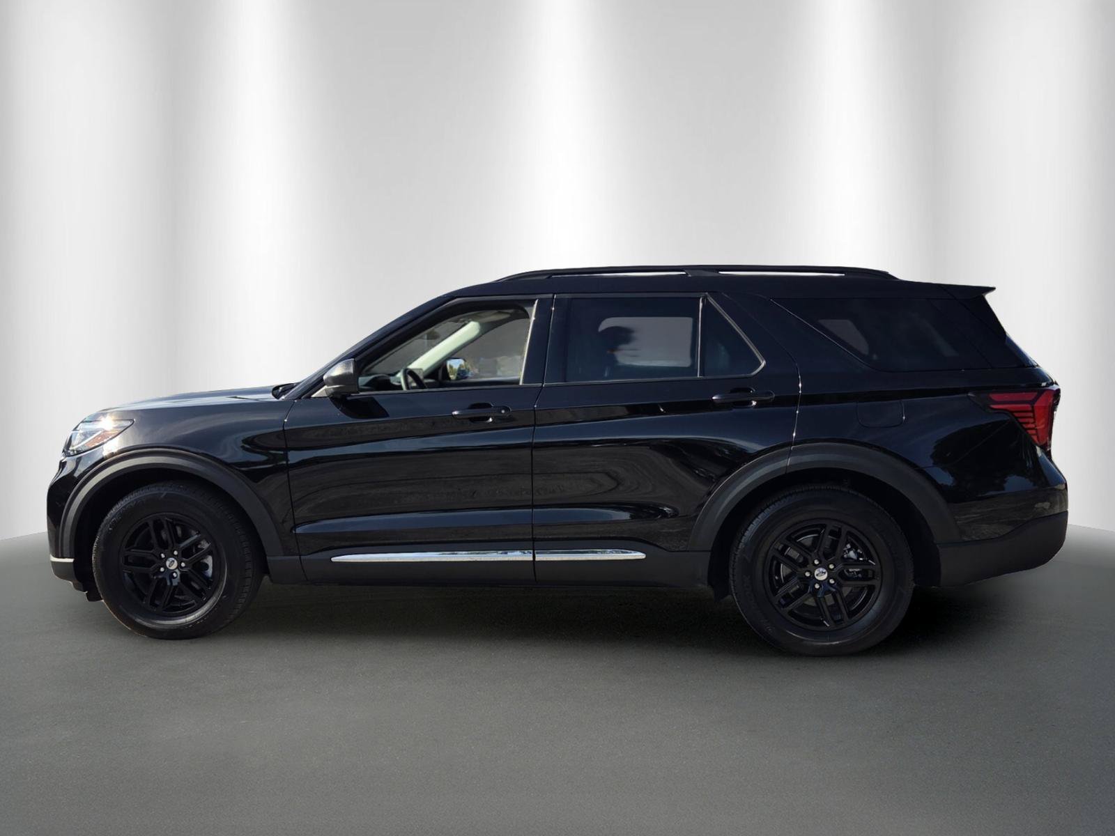 Used 2025 Ford Explorer Active RWD image 4