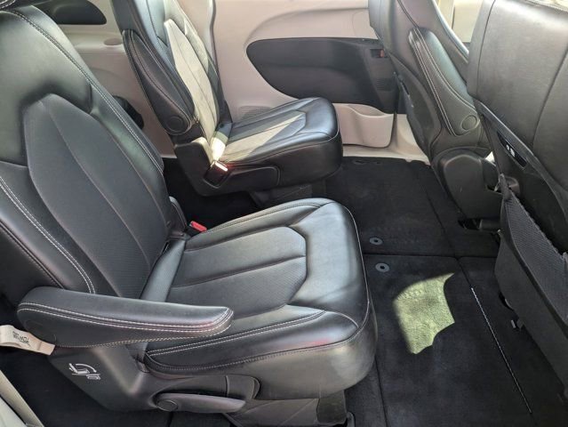 Used 2024 Chrysler Pacifica Touring-L image 28