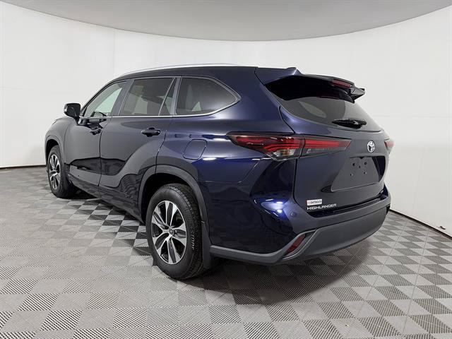 Certified 2026 Toyota Highlander XLE AWD/4WD image 5