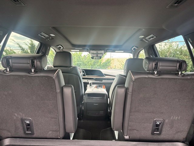 Used 2023 Cadillac Escalade Premium Luxury AWD/4WD image 11