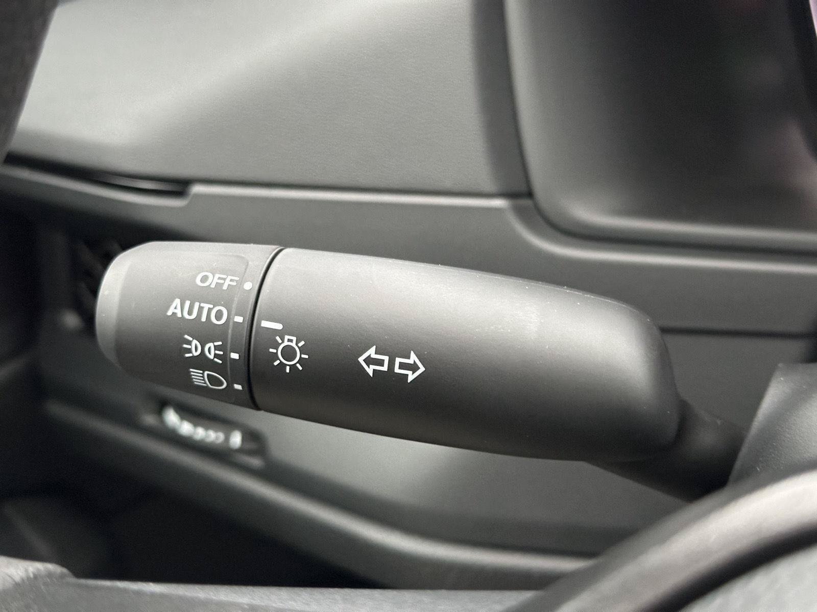 Used 2025 Honda Accord SE image 15