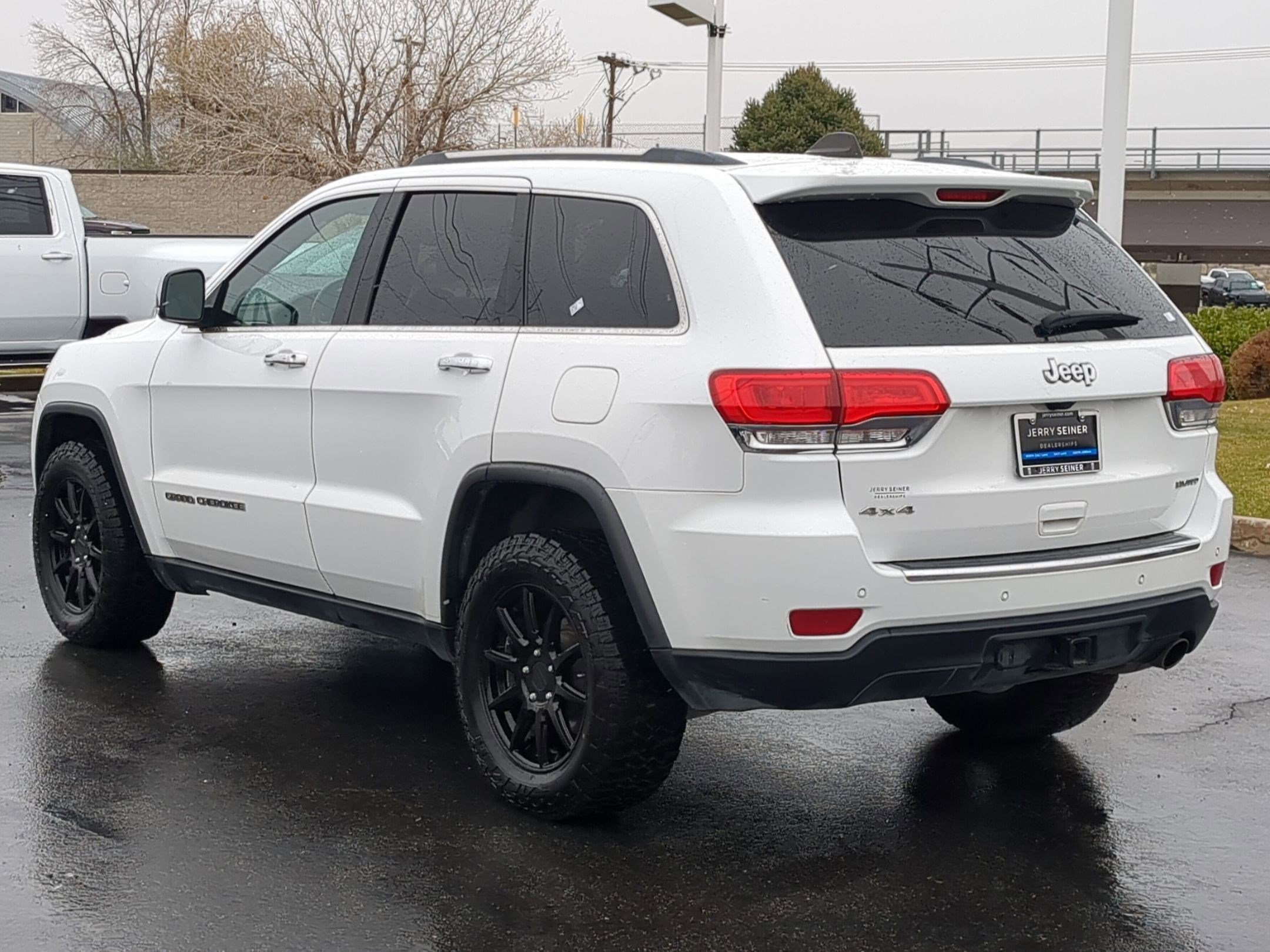 Used 2019 Jeep Grand Cherokee Limited w/ Luxury Group II image 3