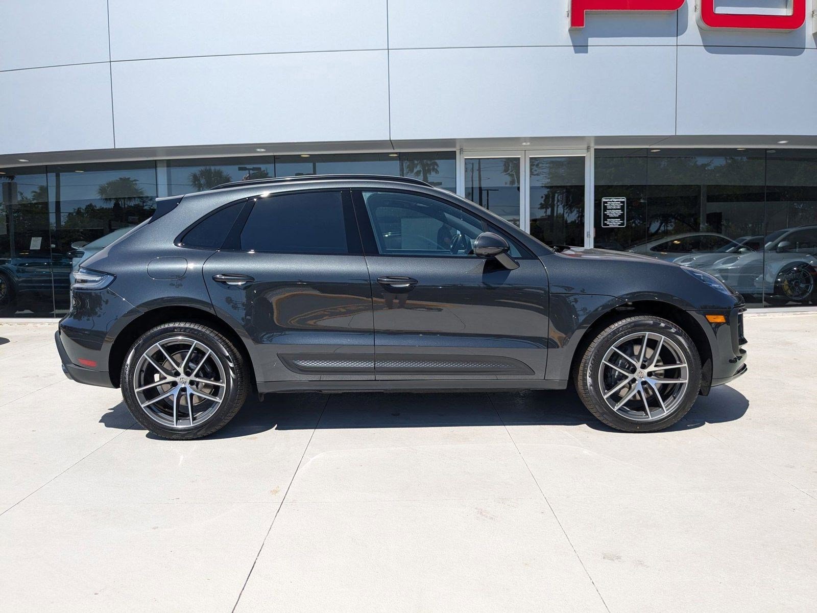 Certified 2025 Porsche Macan image 8