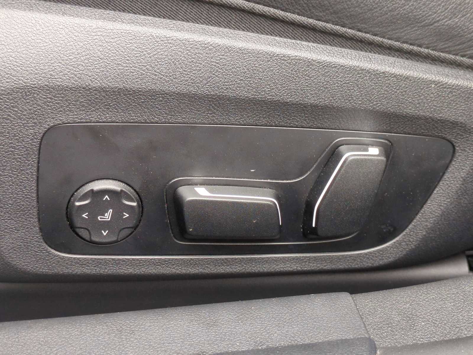 New 2024 BMW i4 eDrive35 w/ Premium Package image 18