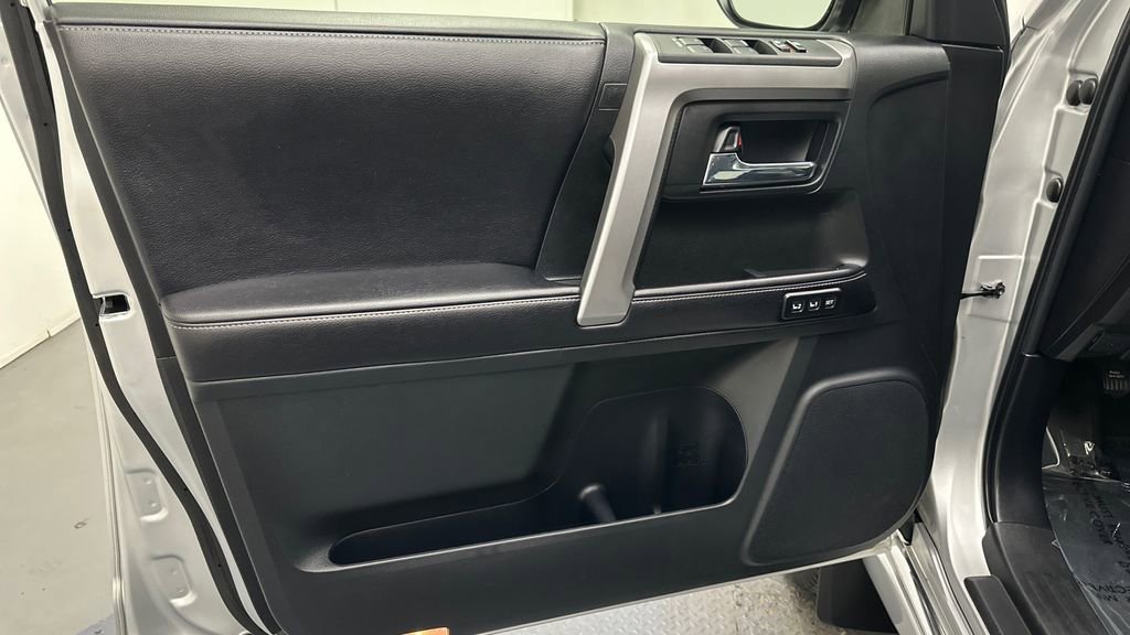 Used 2016 Toyota 4Runner Limited image 19