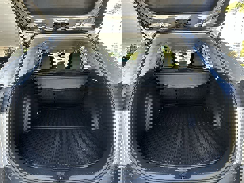 Used 2025 Toyota RAV4 XLE image 24